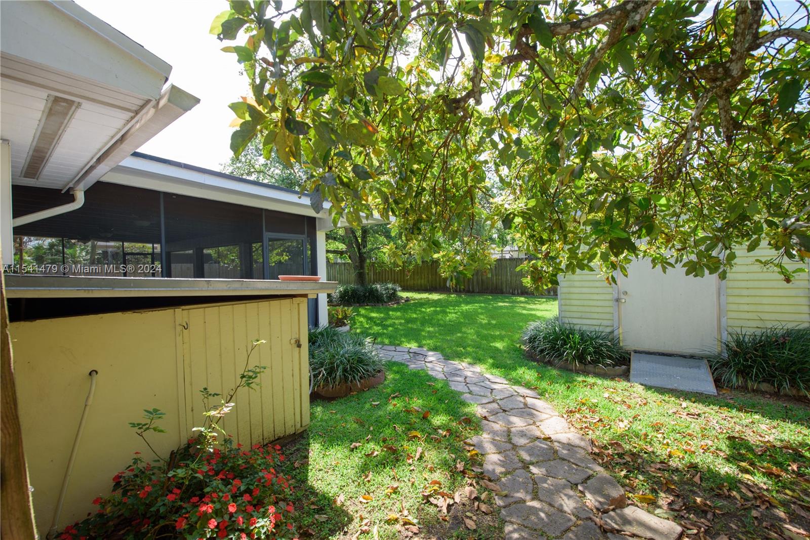 17810 SW 175th St, Miami, Florida 33187, 3 Bedrooms Bedrooms, 9 Rooms Rooms,2 BathroomsBathrooms,Residential,For Sale,17810 SW 175th St,A11541479