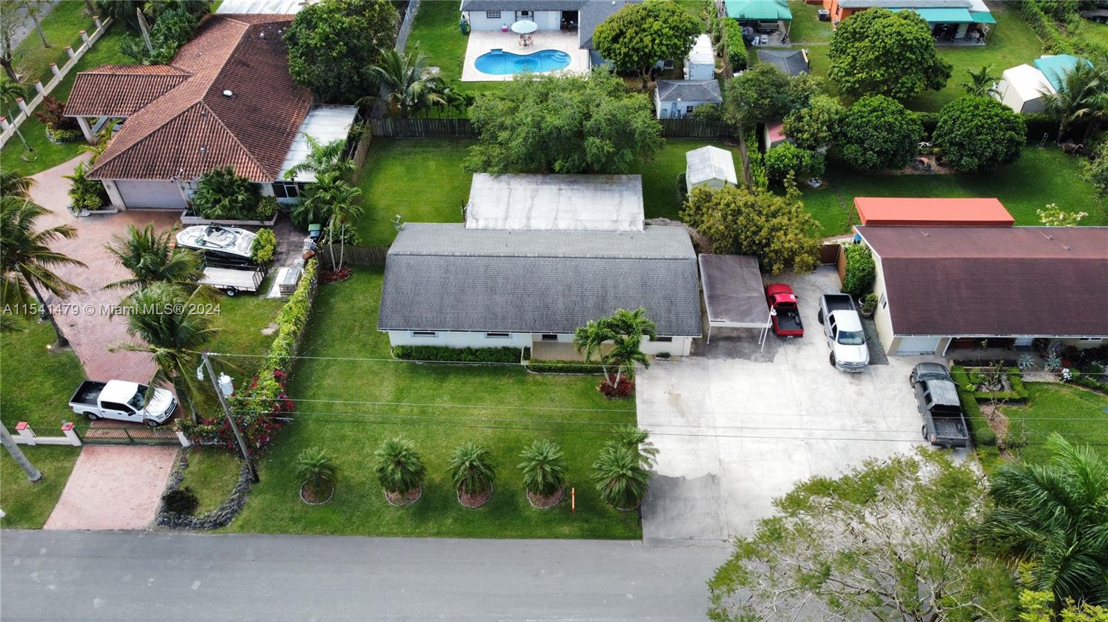 17810 SW 175th St, Miami, Florida 33187, 3 Bedrooms Bedrooms, 9 Rooms Rooms,2 BathroomsBathrooms,Residential,For Sale,17810 SW 175th St,A11541479