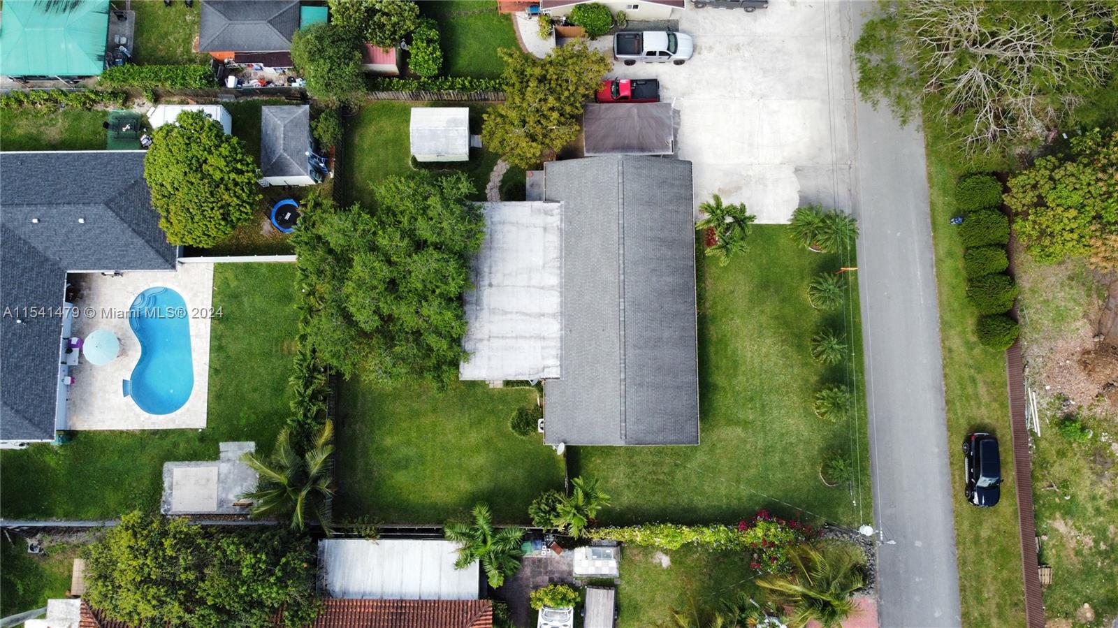 17810 SW 175th St, Miami, Florida 33187, 3 Bedrooms Bedrooms, 9 Rooms Rooms,2 BathroomsBathrooms,Residential,For Sale,17810 SW 175th St,A11541479