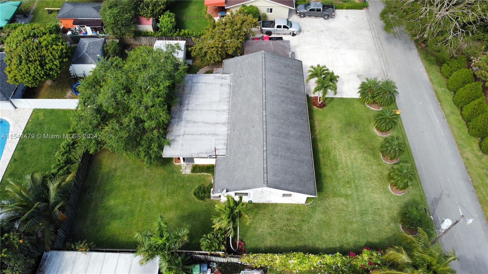 17810 SW 175th St, Miami, Florida 33187, 3 Bedrooms Bedrooms, 9 Rooms Rooms,2 BathroomsBathrooms,Residential,For Sale,17810 SW 175th St,A11541479
