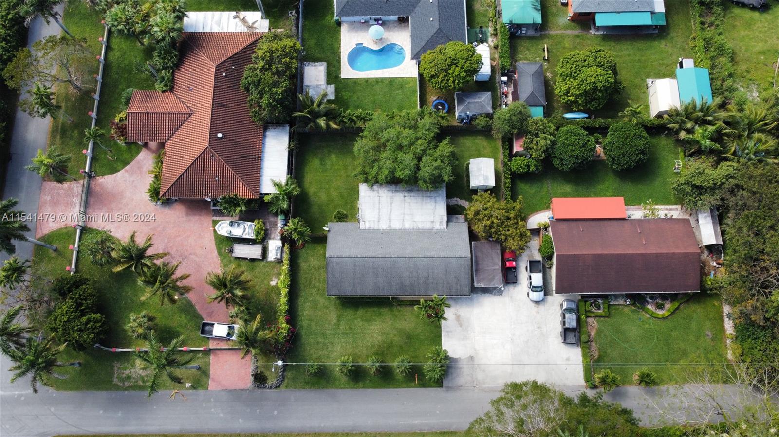 17810 SW 175th St, Miami, Florida 33187, 3 Bedrooms Bedrooms, 9 Rooms Rooms,2 BathroomsBathrooms,Residential,For Sale,17810 SW 175th St,A11541479