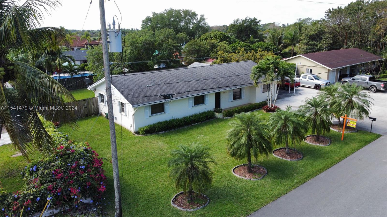 17810 SW 175th St, Miami, Florida 33187, 3 Bedrooms Bedrooms, 9 Rooms Rooms,2 BathroomsBathrooms,Residential,For Sale,17810 SW 175th St,A11541479