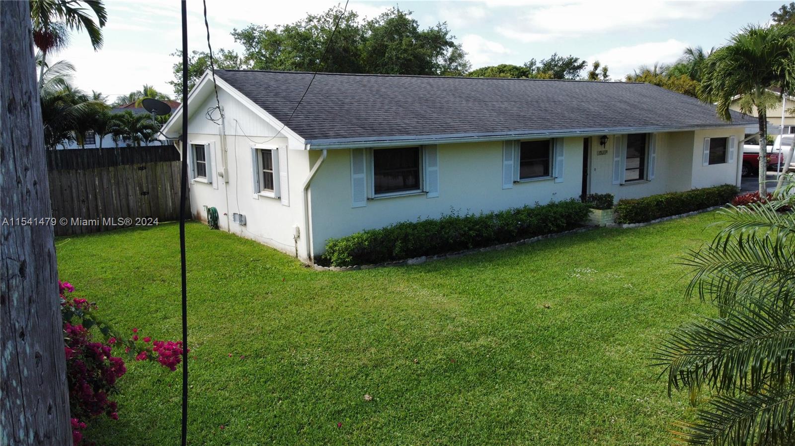 17810 SW 175th St, Miami, Florida 33187, 3 Bedrooms Bedrooms, 9 Rooms Rooms,2 BathroomsBathrooms,Residential,For Sale,17810 SW 175th St,A11541479