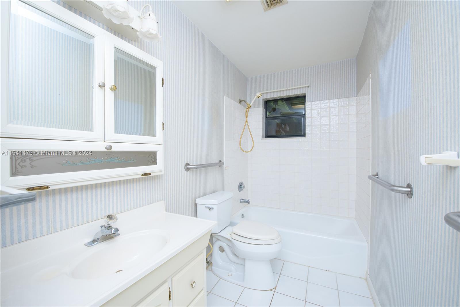 17810 SW 175th St, Miami, Florida 33187, 3 Bedrooms Bedrooms, 9 Rooms Rooms,2 BathroomsBathrooms,Residential,For Sale,17810 SW 175th St,A11541479
