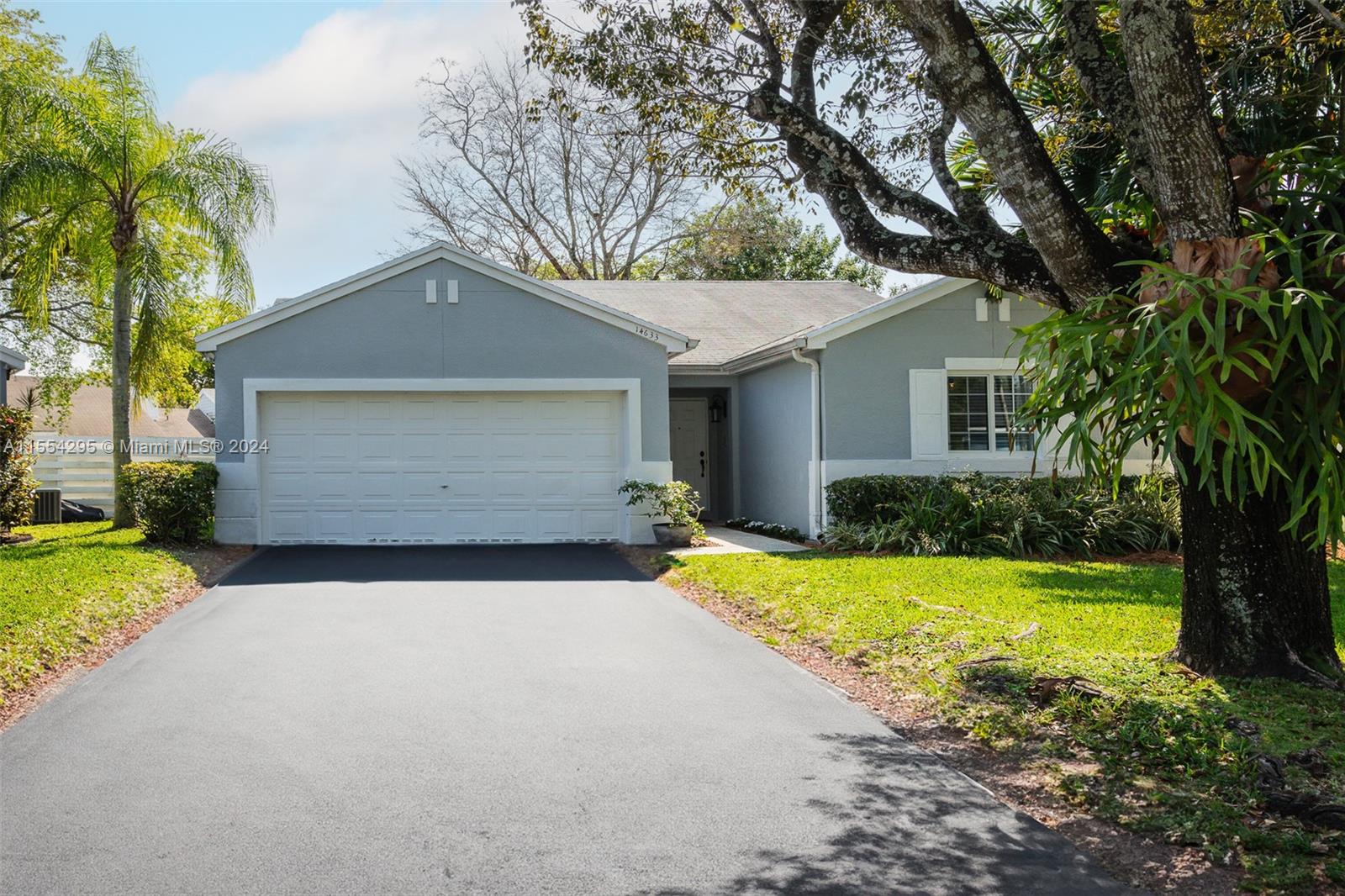 14633 SW 142nd Place Cir  For Sale A11554295, FL