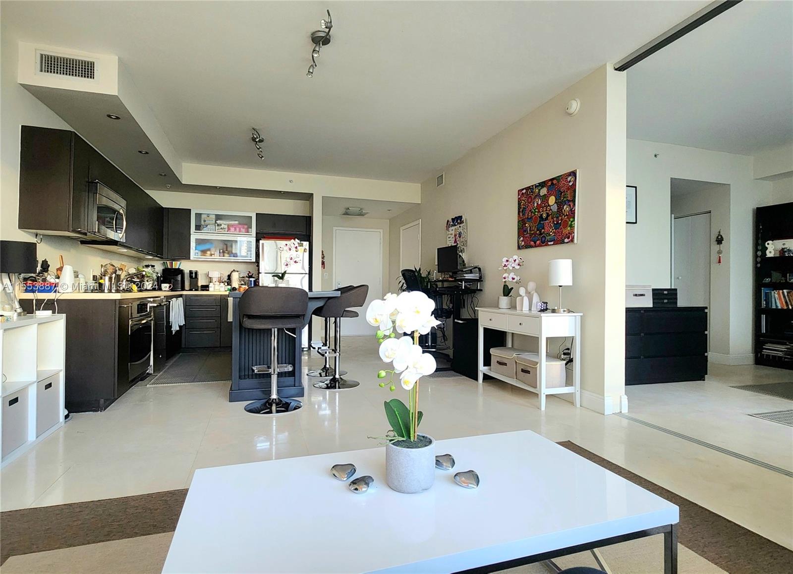 90 SW 3rd St 1414, Miami, Florida 33130, 1 Bedroom Bedrooms, ,1 BathroomBathrooms,Residential,For Sale,90 SW 3rd St 1414,A11553887