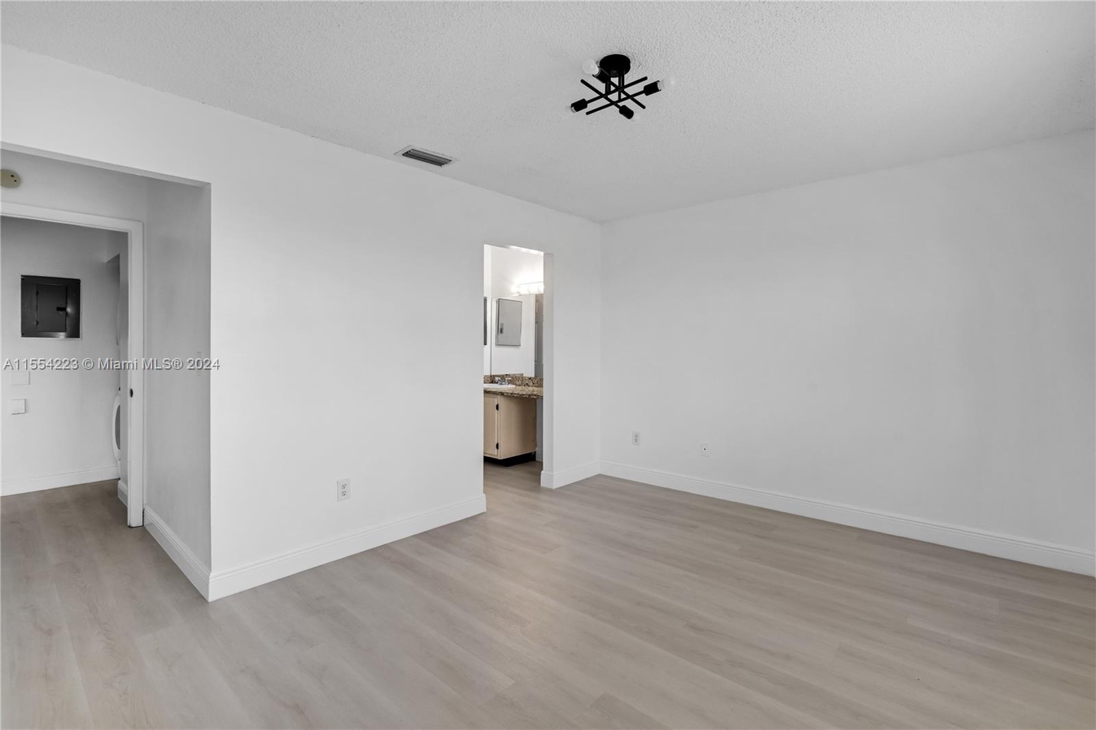 1403 S Liberty Ave 1403A, Homestead, Florida 33034, 3 Bedrooms Bedrooms, ,2 BathroomsBathrooms,Residential,For Sale,1403 S Liberty Ave 1403A,A11554223