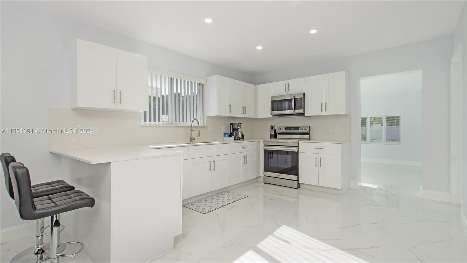 18395 SW 216th St, Miami, Florida 33170, 3 Bedrooms Bedrooms, ,2 BathroomsBathrooms,Residential,For Sale,18395 SW 216th St,A11554391