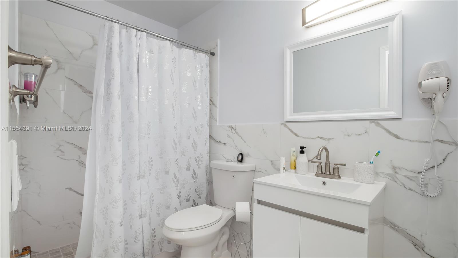 18395 SW 216th St, Miami, Florida 33170, 3 Bedrooms Bedrooms, ,2 BathroomsBathrooms,Residential,For Sale,18395 SW 216th St,A11554391