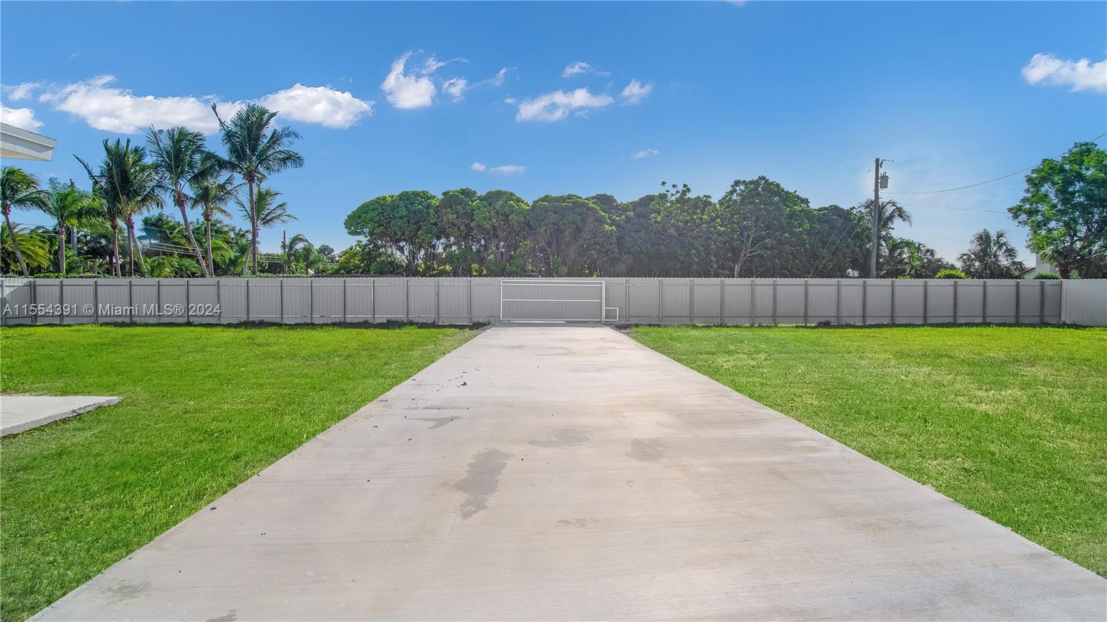 18395 SW 216th St, Miami, Florida 33170, 3 Bedrooms Bedrooms, ,2 BathroomsBathrooms,Residential,For Sale,18395 SW 216th St,A11554391