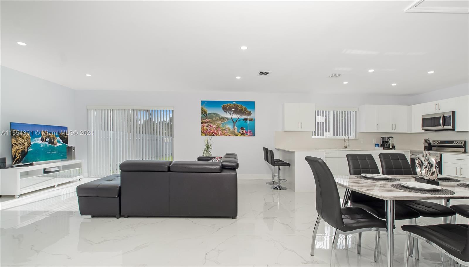 18395 SW 216th St, Miami, Florida 33170, 3 Bedrooms Bedrooms, ,2 BathroomsBathrooms,Residential,For Sale,18395 SW 216th St,A11554391