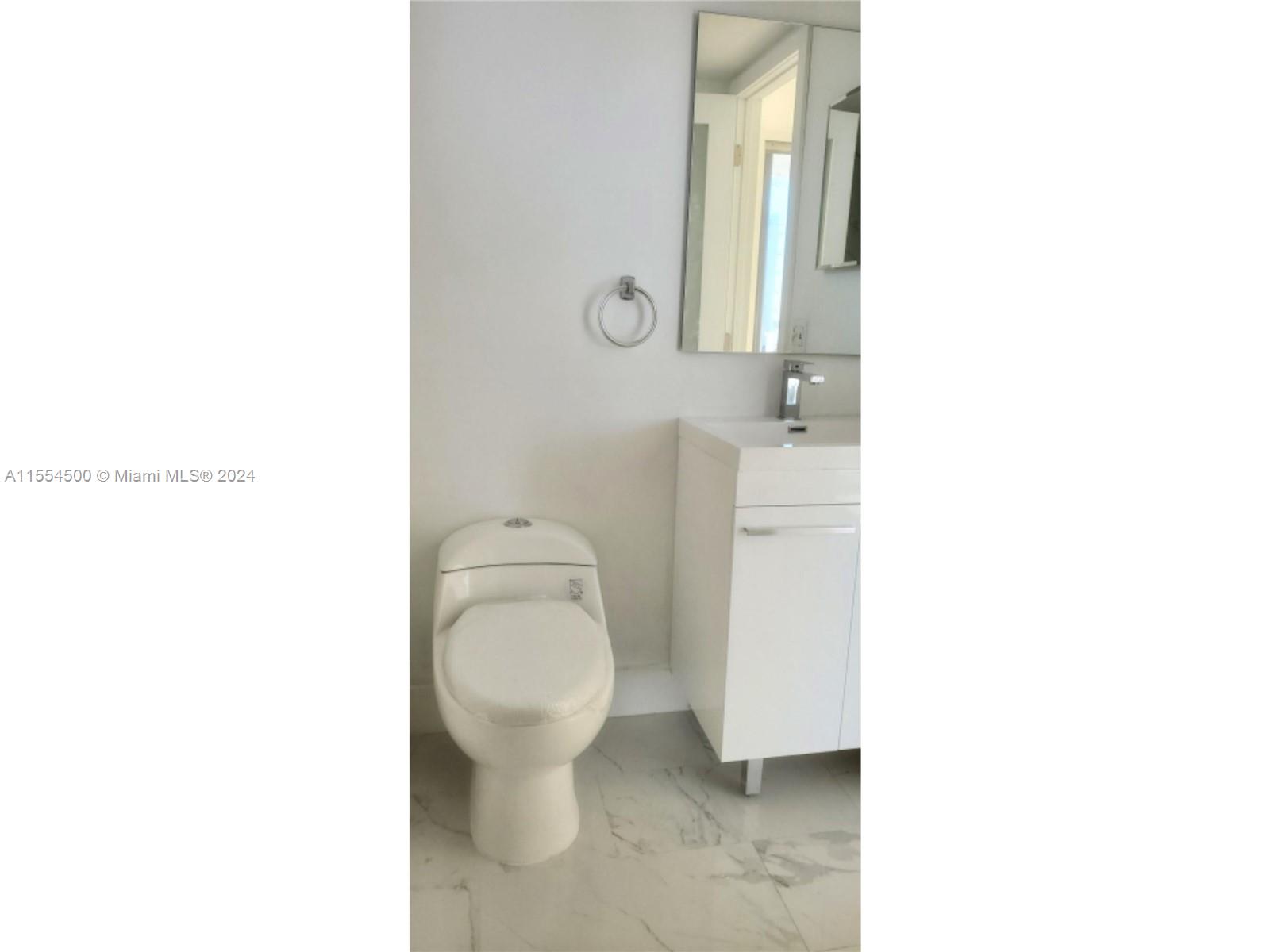 7933 West Dr 818, North Bay Village, Florida 33141, 2 Bedrooms Bedrooms, ,2 BathroomsBathrooms,Residential,For Sale,7933 West Dr 818,A11554500