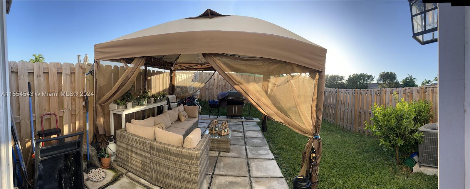 1162 SE 26th Ter, Homestead, Florida 33035, 3 Bedrooms Bedrooms, ,2 BathroomsBathrooms,Residential,For Sale,1162 SE 26th Ter,A11554543