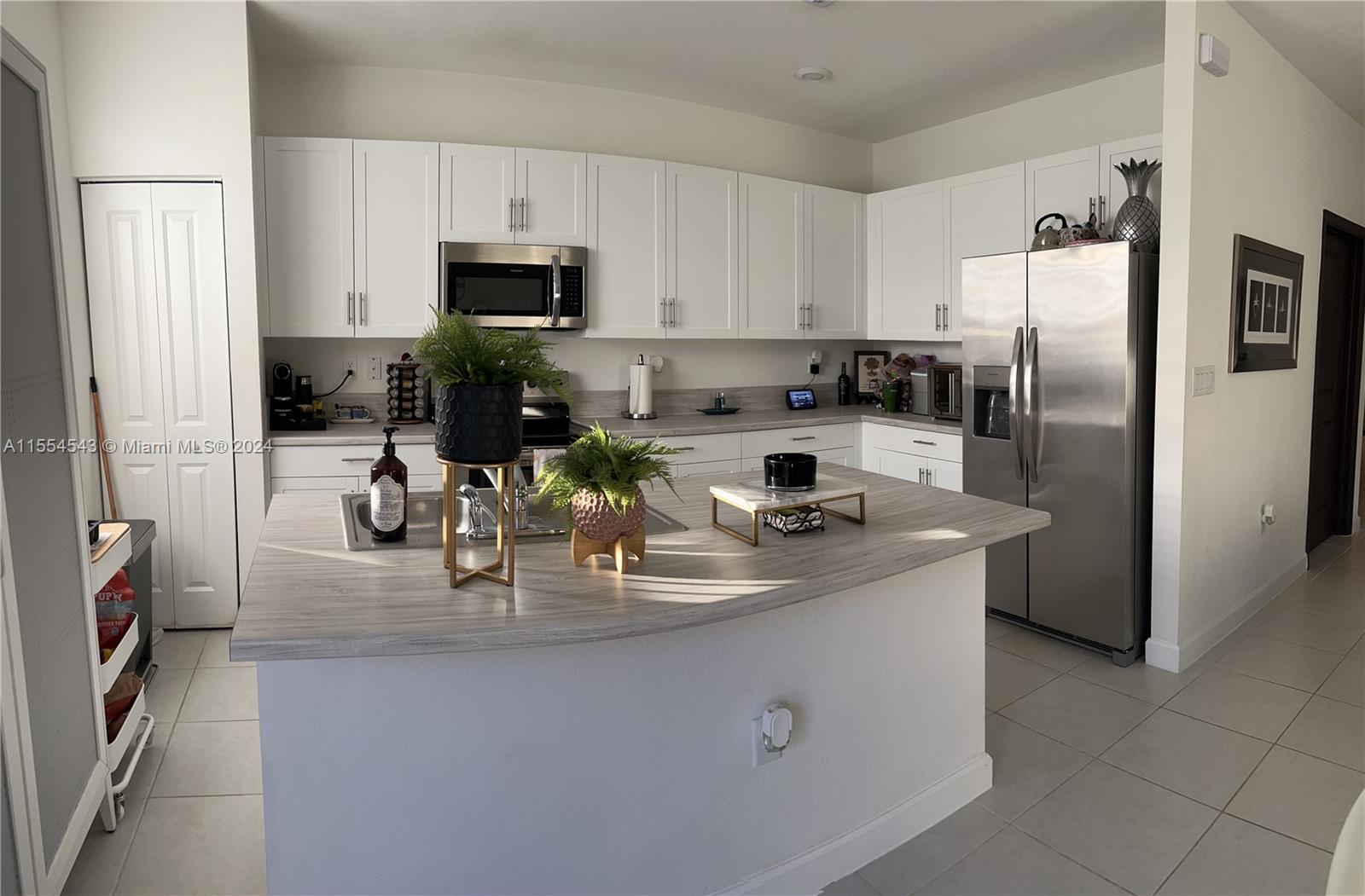 1162 SE 26th Ter, Homestead, Florida 33035, 3 Bedrooms Bedrooms, ,2 BathroomsBathrooms,Residential,For Sale,1162 SE 26th Ter,A11554543