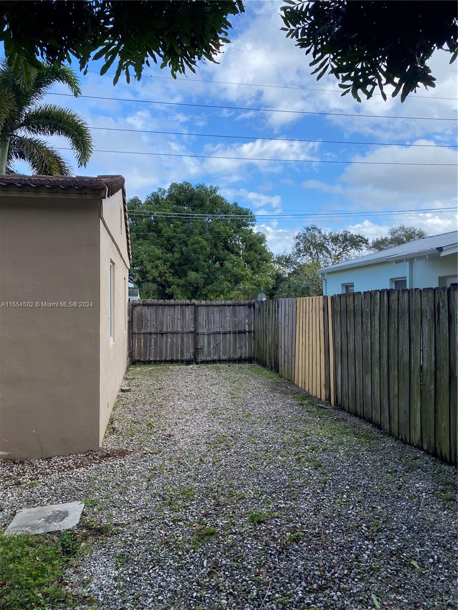 1811 SW 9th Ave, Fort Lauderdale, Florida 33315, 2 Bedrooms Bedrooms, ,2 BathroomsBathrooms,Residential,For Sale,1811 SW 9th Ave,A11554502