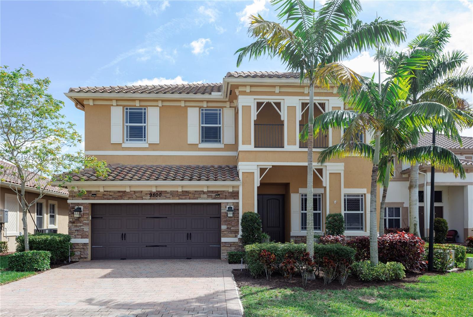 9800 S Miralago Way  For Sale A11554343, FL