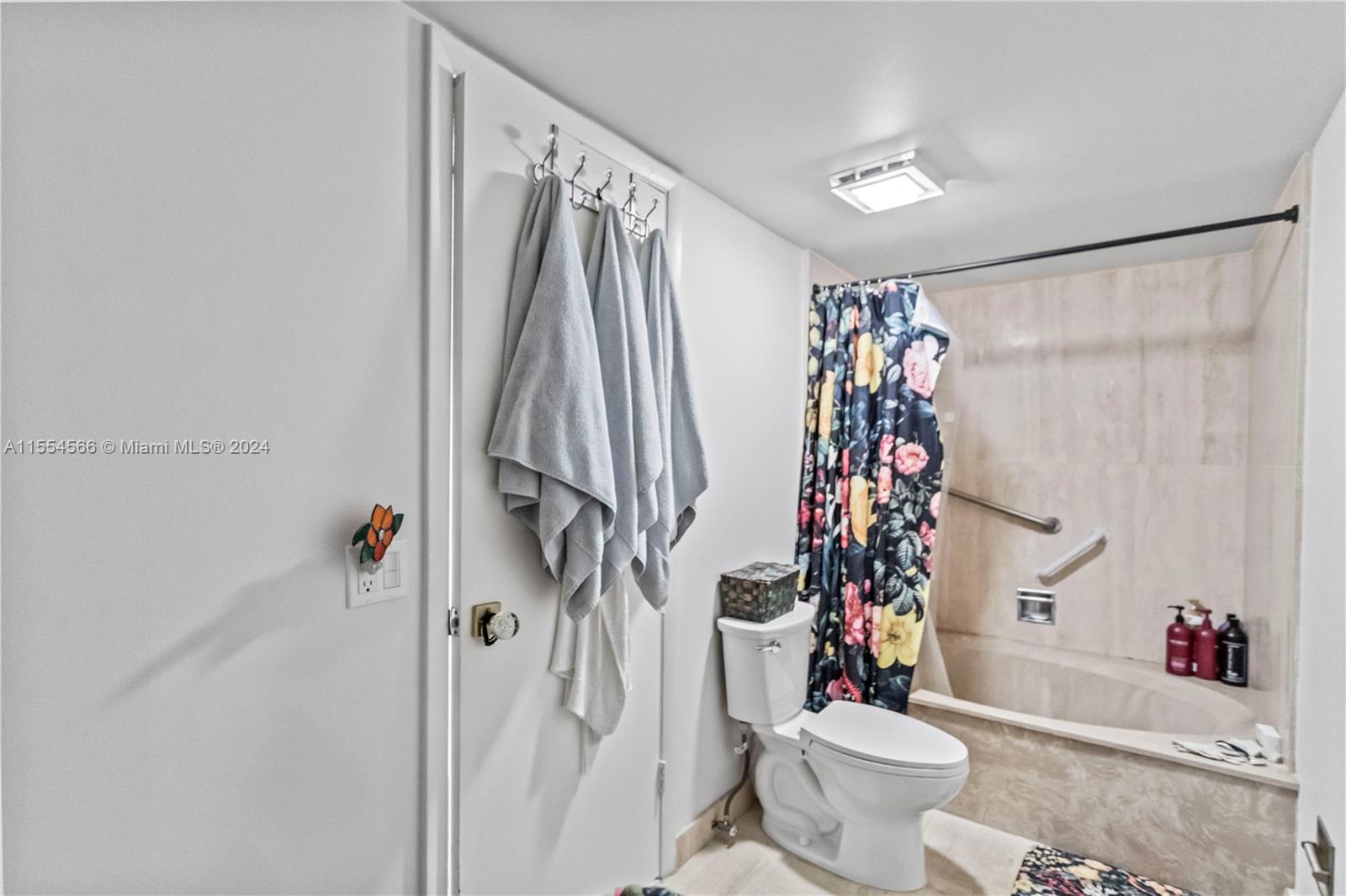 1201 S Ocean Dr 1804S, Hollywood, Florida 33019, 2 Bedrooms Bedrooms, ,2 BathroomsBathrooms,Residential,For Sale,1201 S Ocean Dr 1804S,A11554566