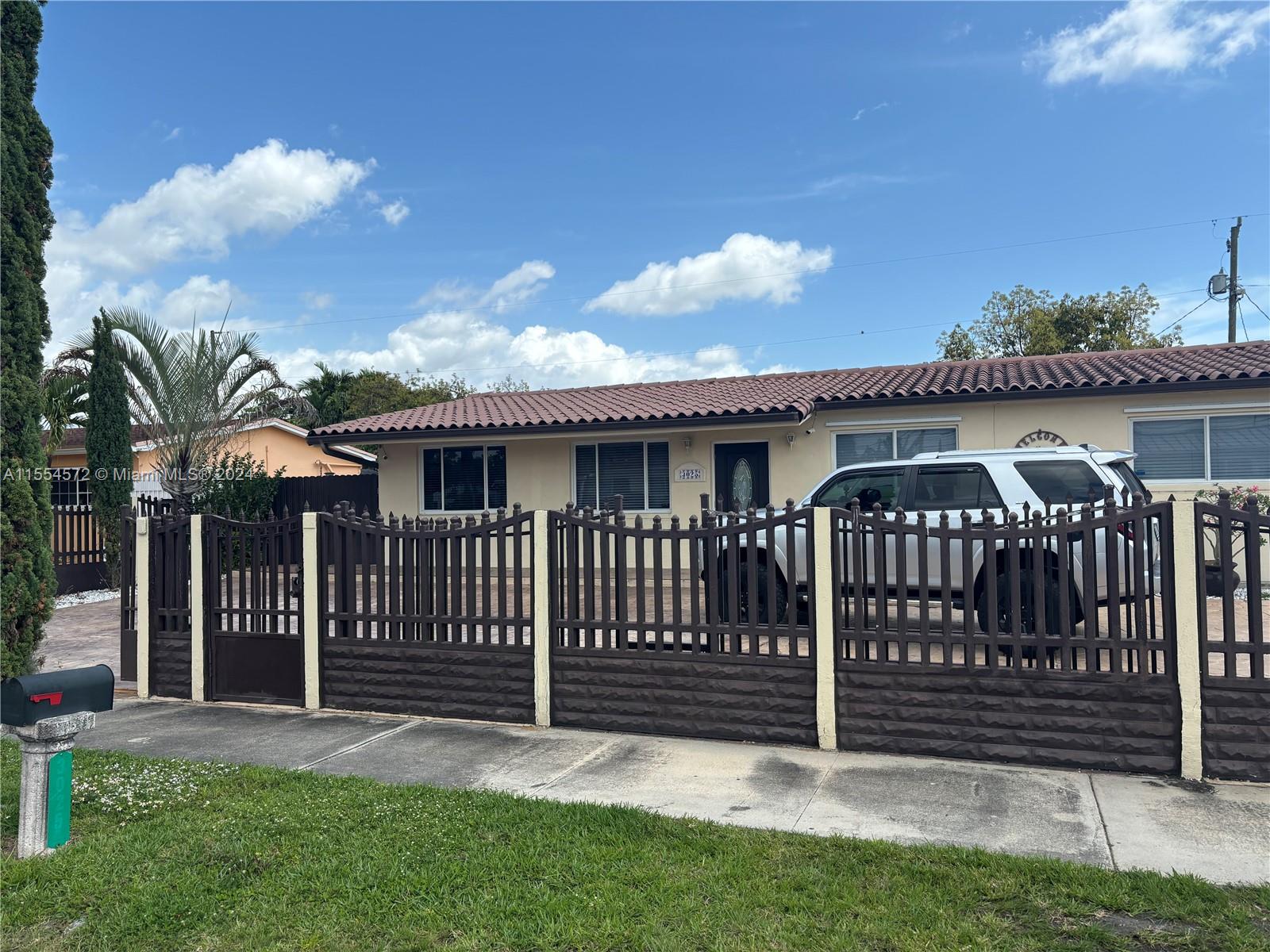3025 SW 106th Ave  For Sale A11554572, FL