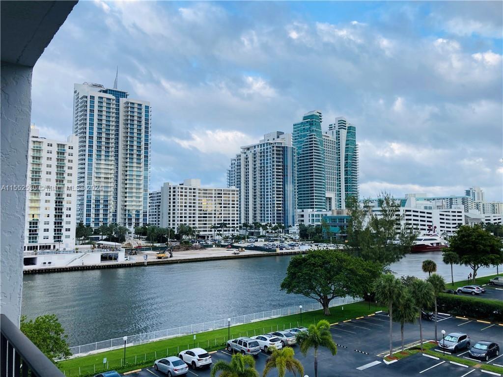 800 Parkview Dr 616, Hallandale Beach, Florida 33009, 1 Bedroom Bedrooms, ,1 BathroomBathrooms,Residential,For Sale,800 Parkview Dr 616,A11552536