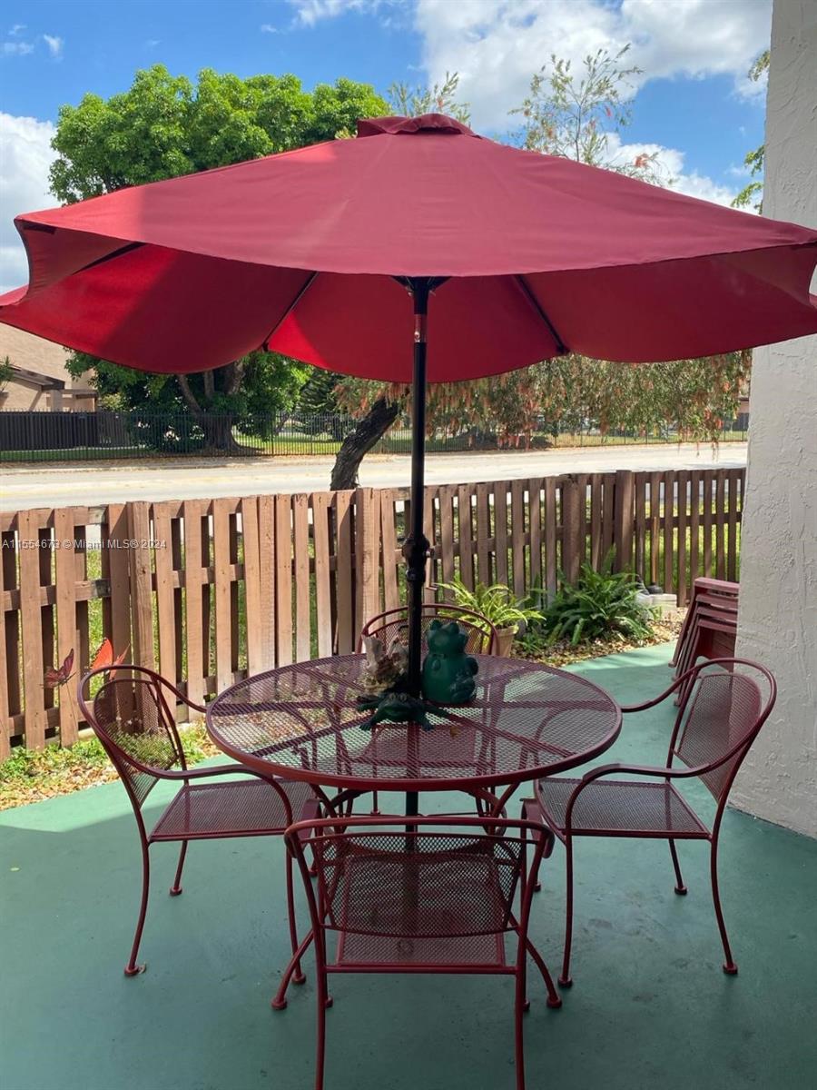 400 W Park Dr 107, Miami, Florida 33172, 2 Bedrooms Bedrooms, ,1 BathroomBathrooms,Residential,For Sale,400 W Park Dr 107,A11554673