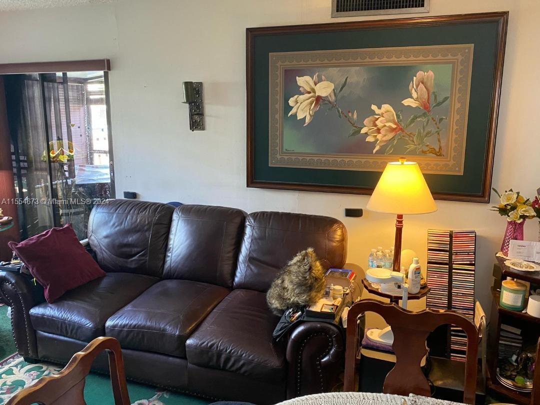 400 W Park Dr 107, Miami, Florida 33172, 2 Bedrooms Bedrooms, ,1 BathroomBathrooms,Residential,For Sale,400 W Park Dr 107,A11554673