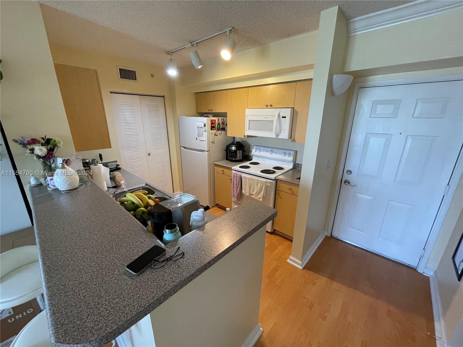 1919 Van Buren St 405A, Hollywood, Florida 33020, 2 Bedrooms Bedrooms, ,2 BathroomsBathrooms,Residential,For Sale,1919 Van Buren St 405A,A11554700