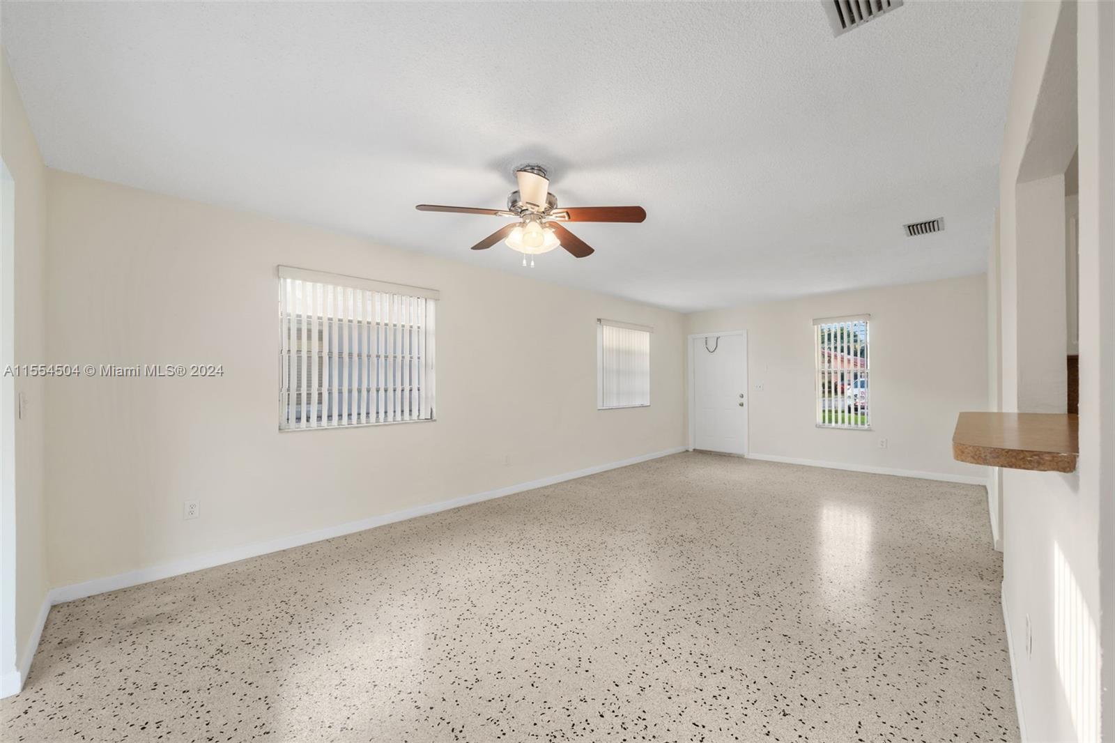 8873 SW 25th St Back, Miami, Florida 33165, 3 Bedrooms Bedrooms, ,2 BathroomsBathrooms,Residentiallease,For Rent,8873 SW 25th St Back,A11554504