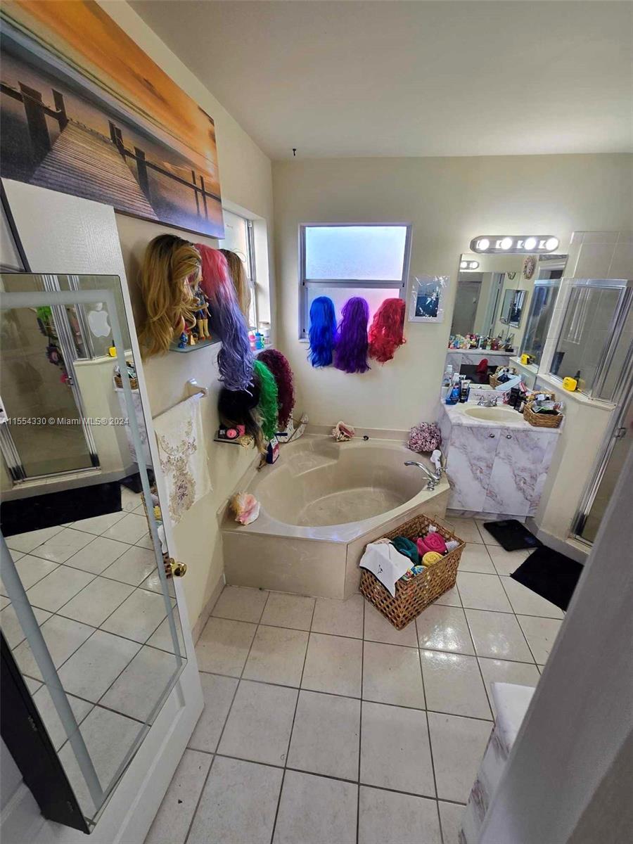 2nd Floor/ Bathroom 3