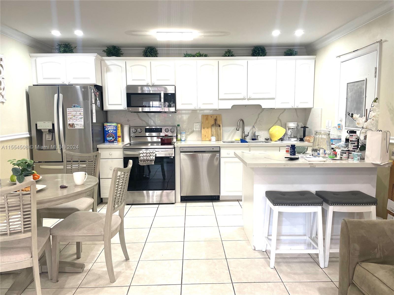 1560 Mckinley St 102W, Hollywood, Florida 33020, 2 Bedrooms Bedrooms, ,2 BathroomsBathrooms,Residential,For Sale,1560 Mckinley St 102W,A11554508