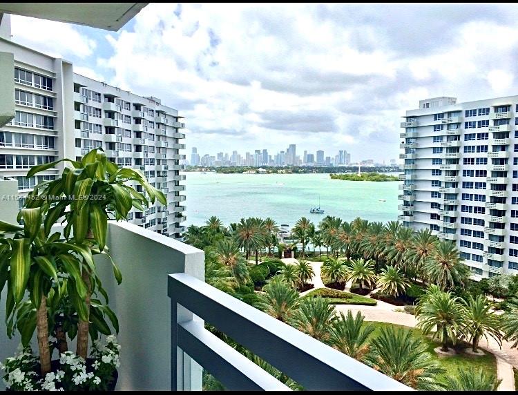 Beautiful 1/1 unit with beautiful water views and downtown just steps from famous Lincoln Road and the beach. Upgraded unit with smooth walls and ceilings, ceramic floor and new appliances. The Flamingo South Beach provides all the advantages 24/7 security, spectacular Gym & basketball courts, Lush Pool & Hot tub decks, Spa, Bar, restaurants, market & more. Hedonistic grounds, pet friendly. Balcony Stunning View. 2 Gym Members Free. 1 Parking Assigned Free.