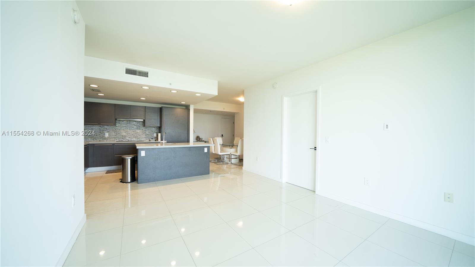 7661 NW 107th Ave 714, Doral, Florida 33178, 3 Bedrooms Bedrooms, ,3 BathroomsBathrooms,Residential,For Sale,7661 NW 107th Ave 714,A11554268