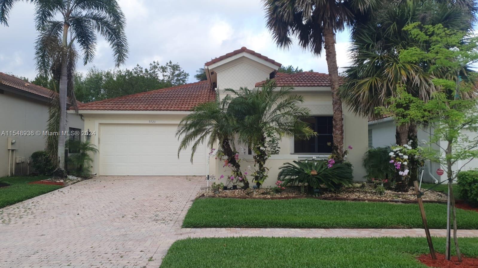 9720  Isles Cay Dr  For Sale A11548936, FL