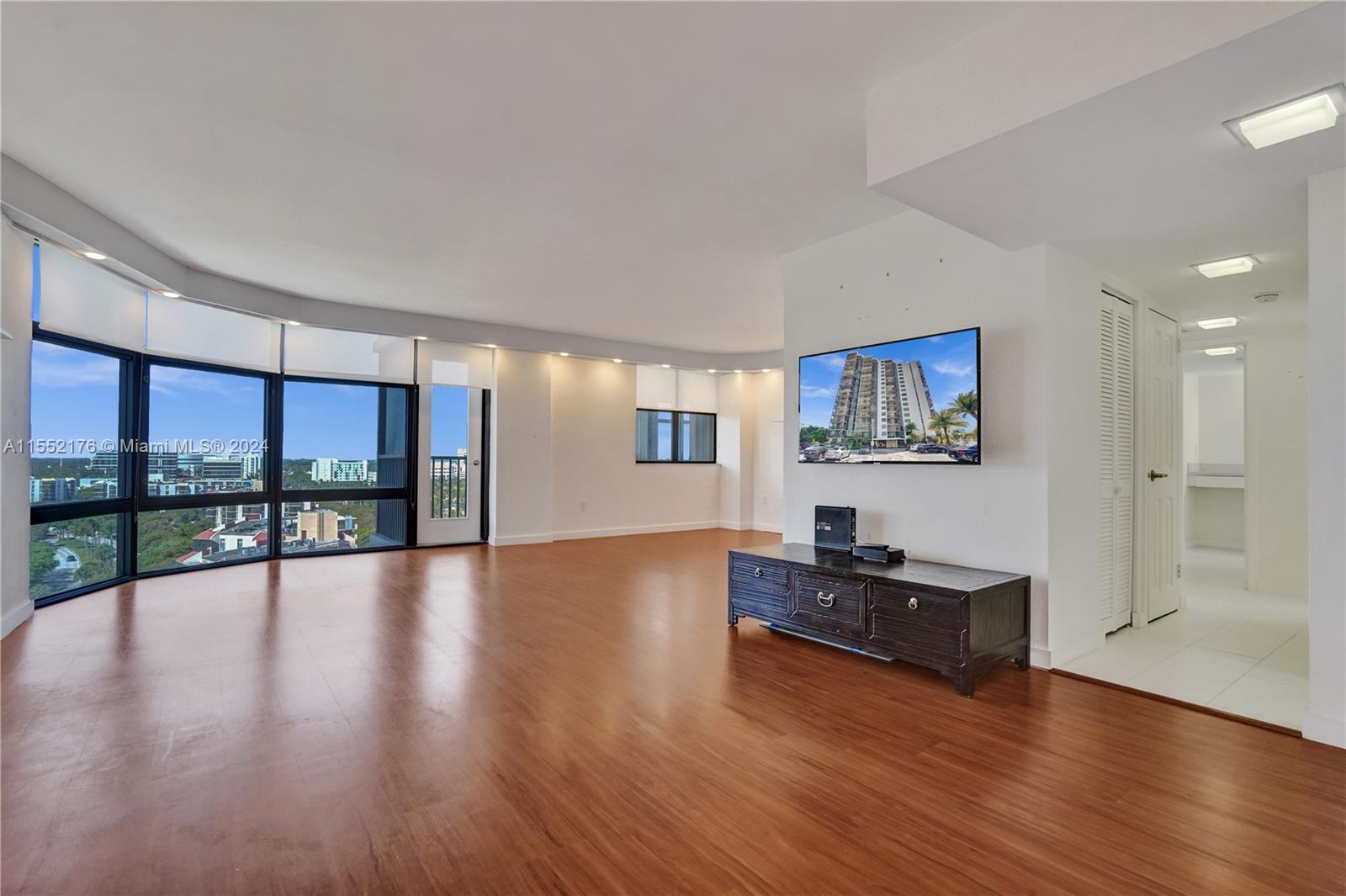 3375 N Country Club Dr 1407, Aventura, Florida 33180, 2 Bedrooms Bedrooms, ,2 BathroomsBathrooms,Residential,For Sale,3375 N Country Club Dr 1407,A11552176