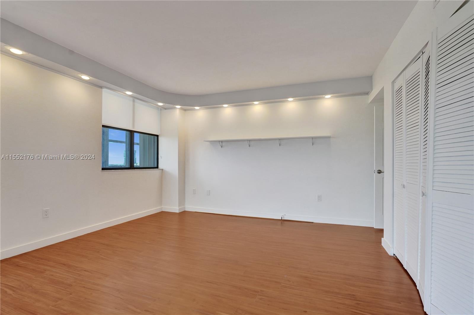 3375 N Country Club Dr 1407, Aventura, Florida 33180, 2 Bedrooms Bedrooms, ,2 BathroomsBathrooms,Residential,For Sale,3375 N Country Club Dr 1407,A11552176