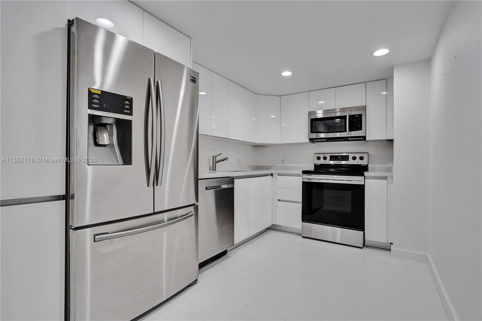 3375 N Country Club Dr 1407, Aventura, Florida 33180, 2 Bedrooms Bedrooms, ,2 BathroomsBathrooms,Residential,For Sale,3375 N Country Club Dr 1407,A11552176