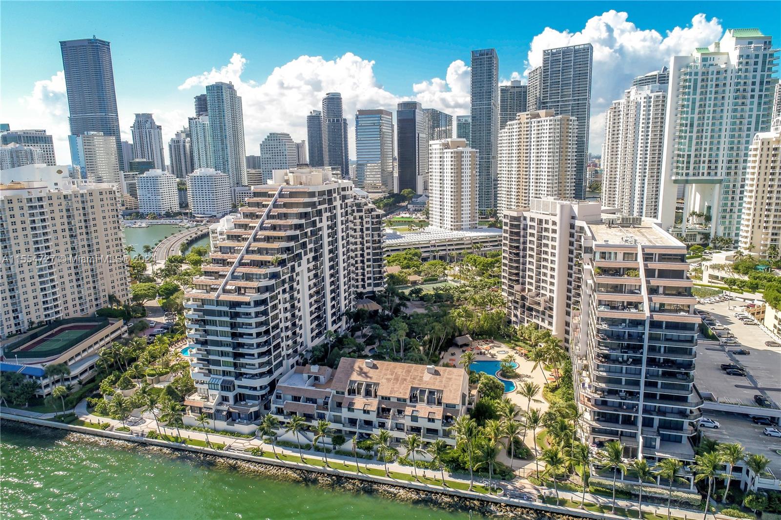 Beautiful 1bdrm 1 1/2bth condo with view of Brickell Key. Remodeled with Spanish tiles
in bathrooms, gorgeous Italian kitchen cabinets with granite countertop and stainless steel appliances. Remodeled
Spanish baths with tub and shower. Building amenities includes: swimming pool, jacuzzi, sauna, gym, racquetball,
tennis, basketball, and 24 hours security, valet, and concierge. Located in private Brickell Key Island minutes to
Mary Brickell Village, Downtown, Airport, SoBe.