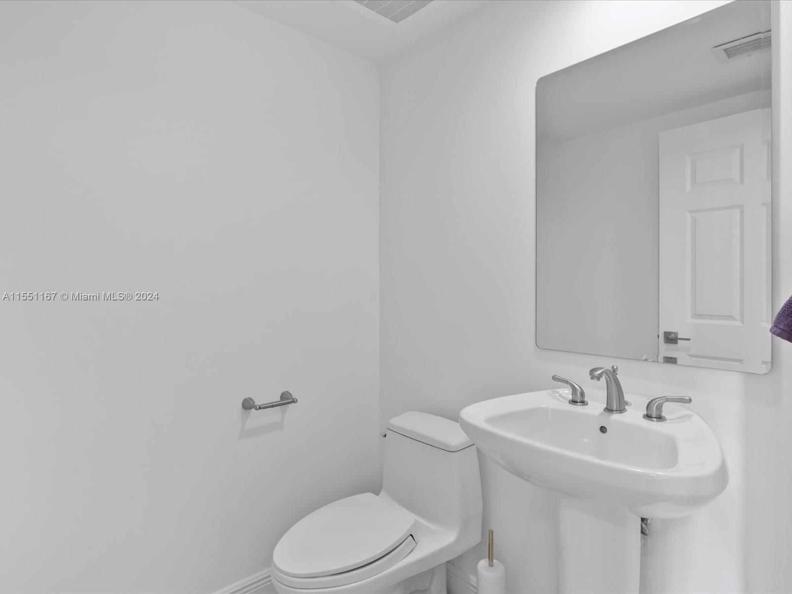 1745 E Hallandale Beach Blvd 1404W, Hallandale Beach, Florida 33009, 1 Bedroom Bedrooms, ,1 BathroomBathrooms,Residential,For Sale,1745 E Hallandale Beach Blvd 1404W,A11551167