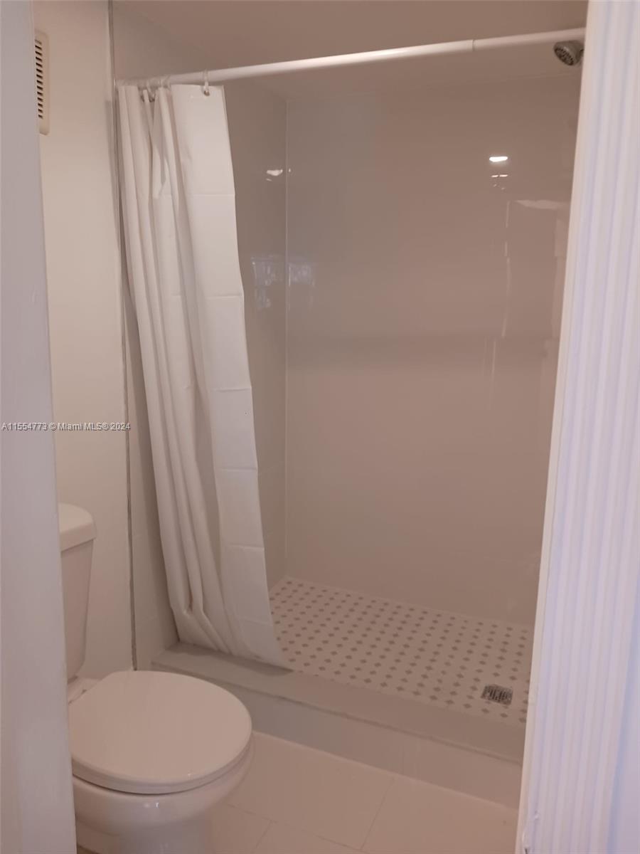 421 SE 10th St A103, Dania Beach, Florida 33004, 2 Bedrooms Bedrooms, ,2 BathroomsBathrooms,Residential,For Sale,421 SE 10th St A103,A11554773