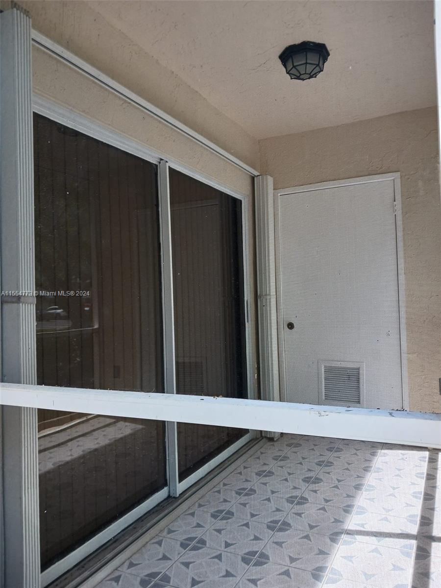 421 SE 10th St A103, Dania Beach, Florida 33004, 2 Bedrooms Bedrooms, ,2 BathroomsBathrooms,Residential,For Sale,421 SE 10th St A103,A11554773