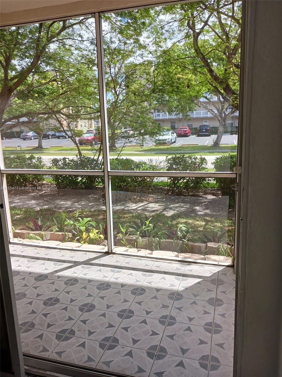 421 SE 10th St A103, Dania Beach, Florida 33004, 2 Bedrooms Bedrooms, ,2 BathroomsBathrooms,Residential,For Sale,421 SE 10th St A103,A11554773