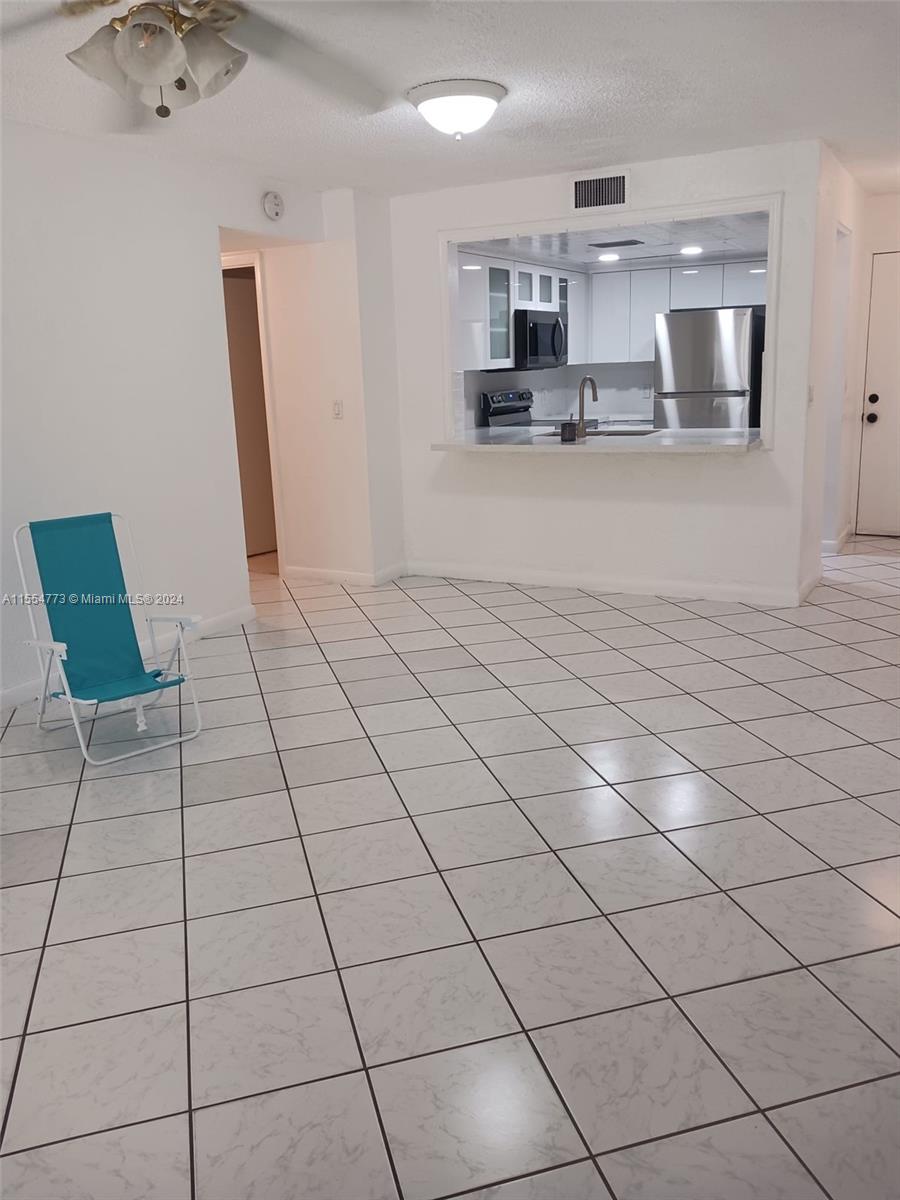 421 SE 10th St A103, Dania Beach, Florida 33004, 2 Bedrooms Bedrooms, ,2 BathroomsBathrooms,Residential,For Sale,421 SE 10th St A103,A11554773