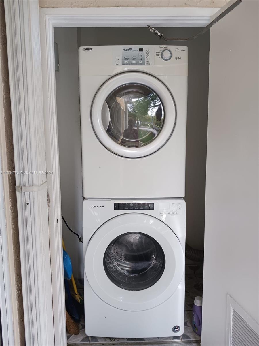 421 SE 10th St A103, Dania Beach, Florida 33004, 2 Bedrooms Bedrooms, ,2 BathroomsBathrooms,Residential,For Sale,421 SE 10th St A103,A11554773