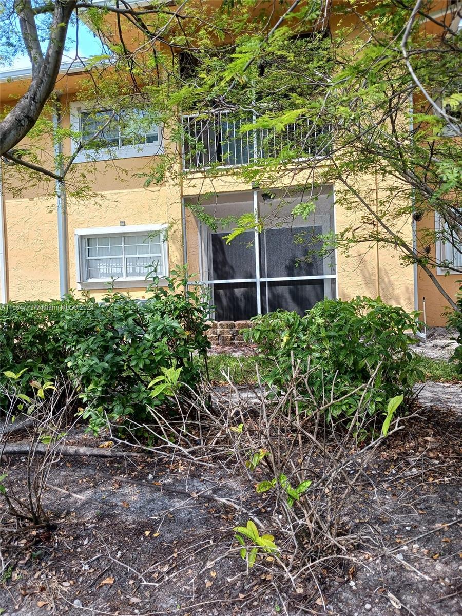 421 SE 10th St A103, Dania Beach, Florida 33004, 2 Bedrooms Bedrooms, ,2 BathroomsBathrooms,Residential,For Sale,421 SE 10th St A103,A11554773