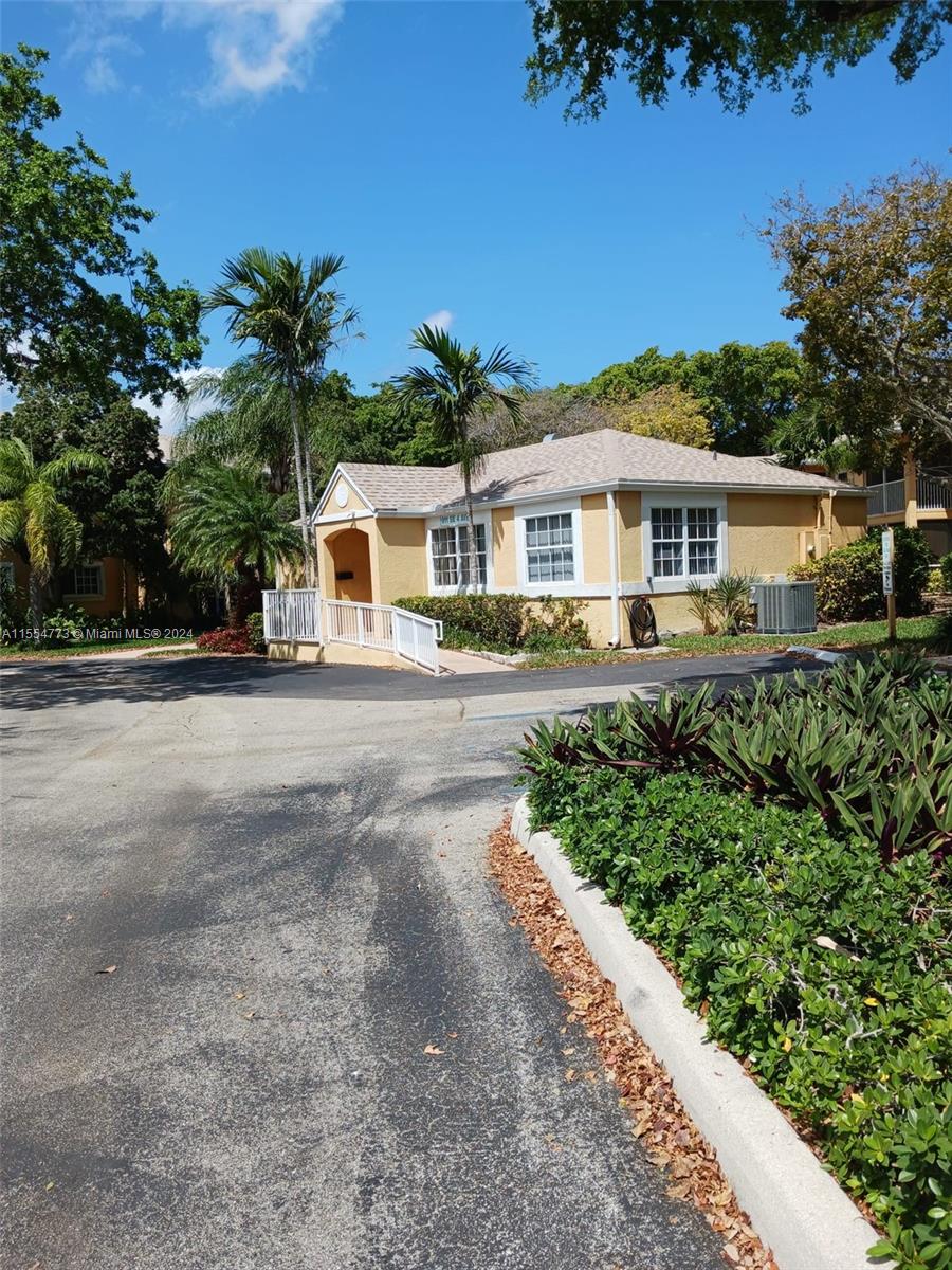 421 SE 10th St A103, Dania Beach, Florida 33004, 2 Bedrooms Bedrooms, ,2 BathroomsBathrooms,Residential,For Sale,421 SE 10th St A103,A11554773
