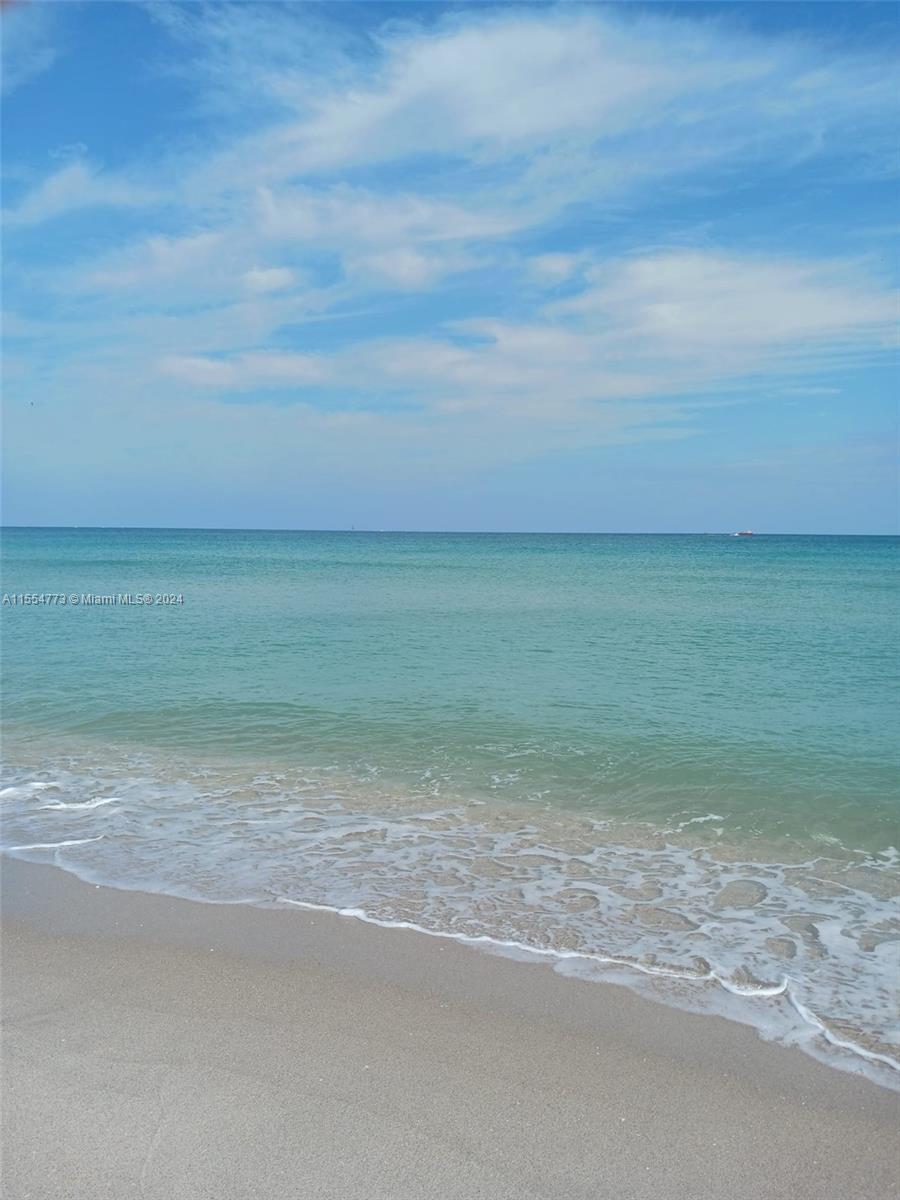 421 SE 10th St A103, Dania Beach, Florida 33004, 2 Bedrooms Bedrooms, ,2 BathroomsBathrooms,Residential,For Sale,421 SE 10th St A103,A11554773