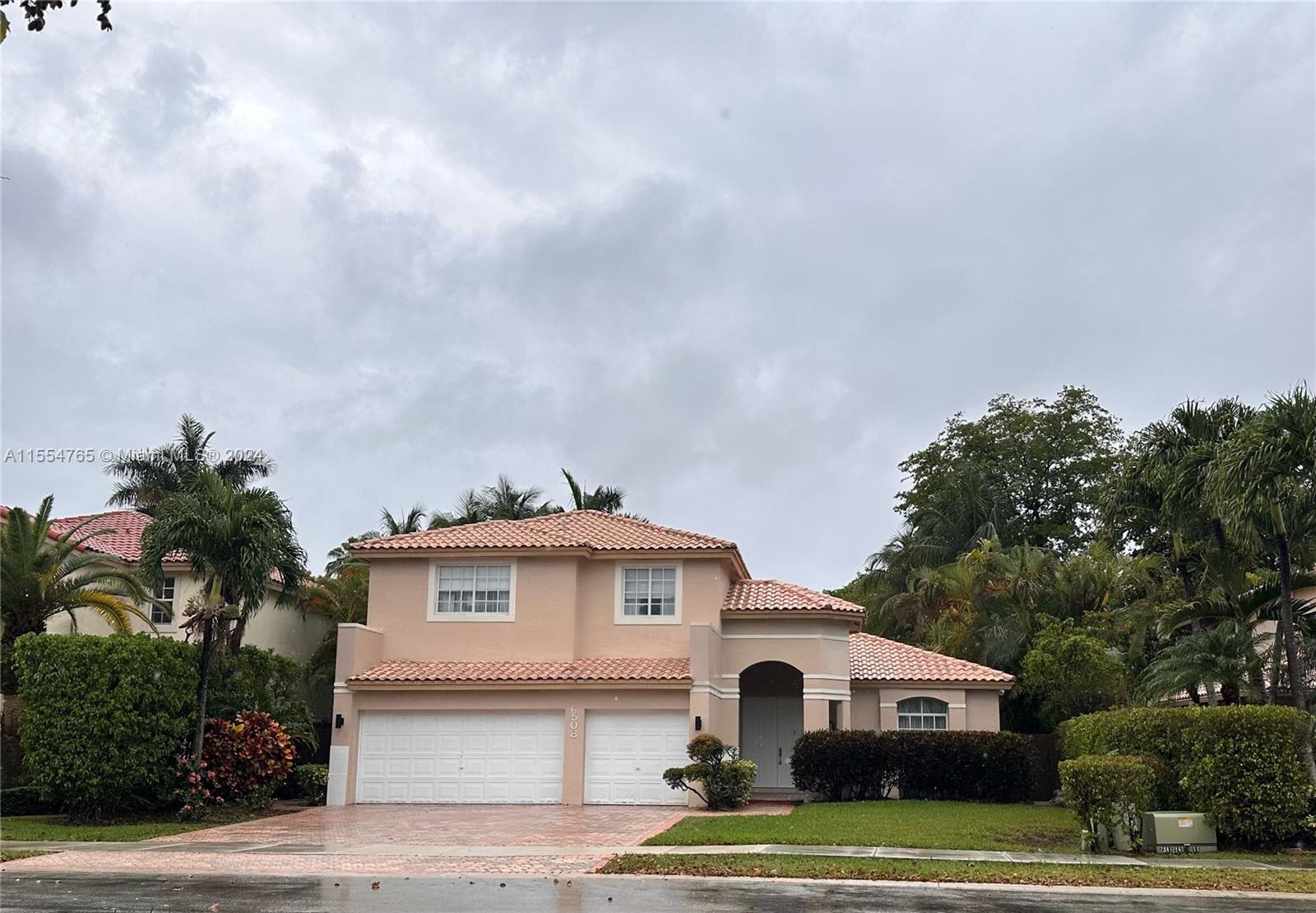 6508 NW 113th Pl, Doral, Florida 33178, 4 Bedrooms Bedrooms, ,3 BathroomsBathrooms,Residential,For Sale,6508 NW 113th Pl,A11554765