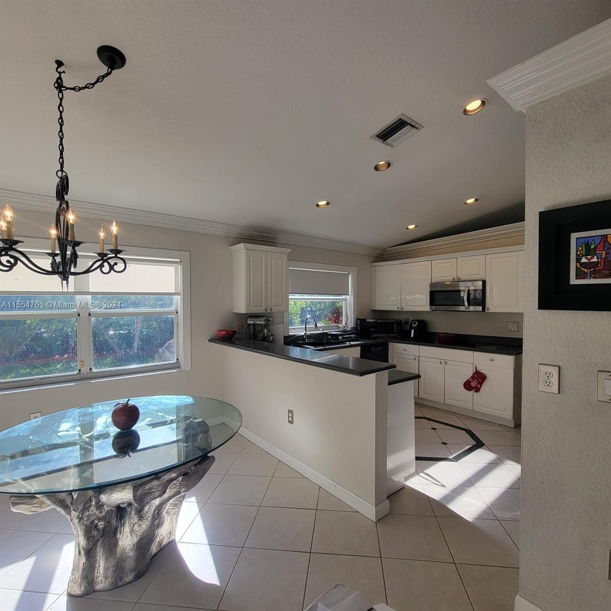 6508 NW 113th Pl, Doral, Florida 33178, 4 Bedrooms Bedrooms, ,3 BathroomsBathrooms,Residential,For Sale,6508 NW 113th Pl,A11554765