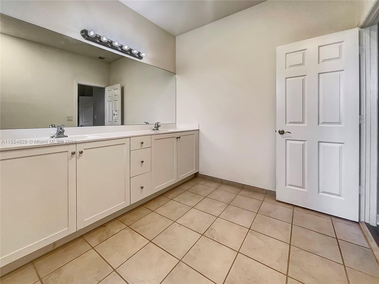 114 SE 33rd Ter, Homestead, Florida 33033, 3 Bedrooms Bedrooms, ,2 BathroomsBathrooms,Residential,For Sale,114 SE 33rd Ter,A11554828