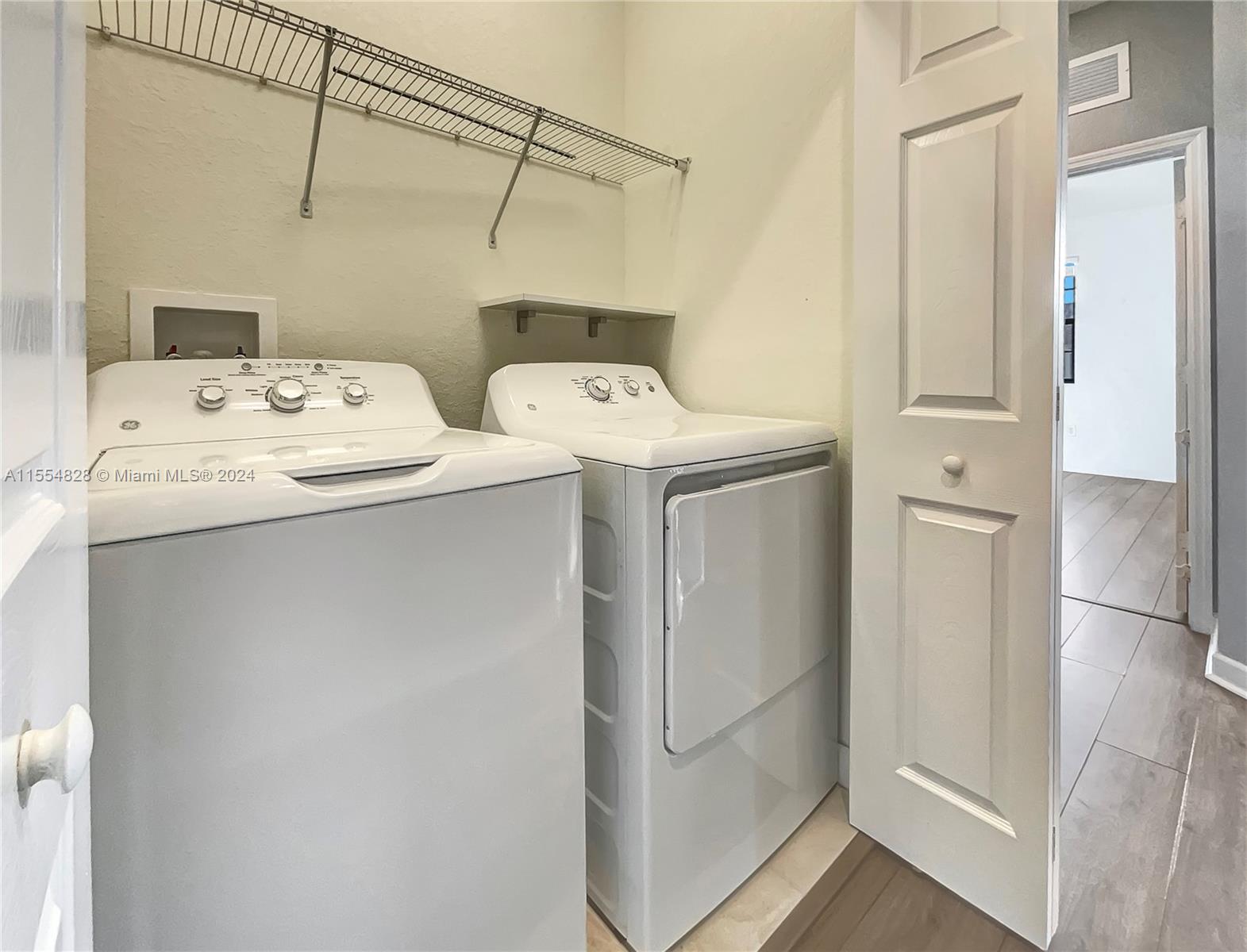 114 SE 33rd Ter, Homestead, Florida 33033, 3 Bedrooms Bedrooms, ,2 BathroomsBathrooms,Residential,For Sale,114 SE 33rd Ter,A11554828