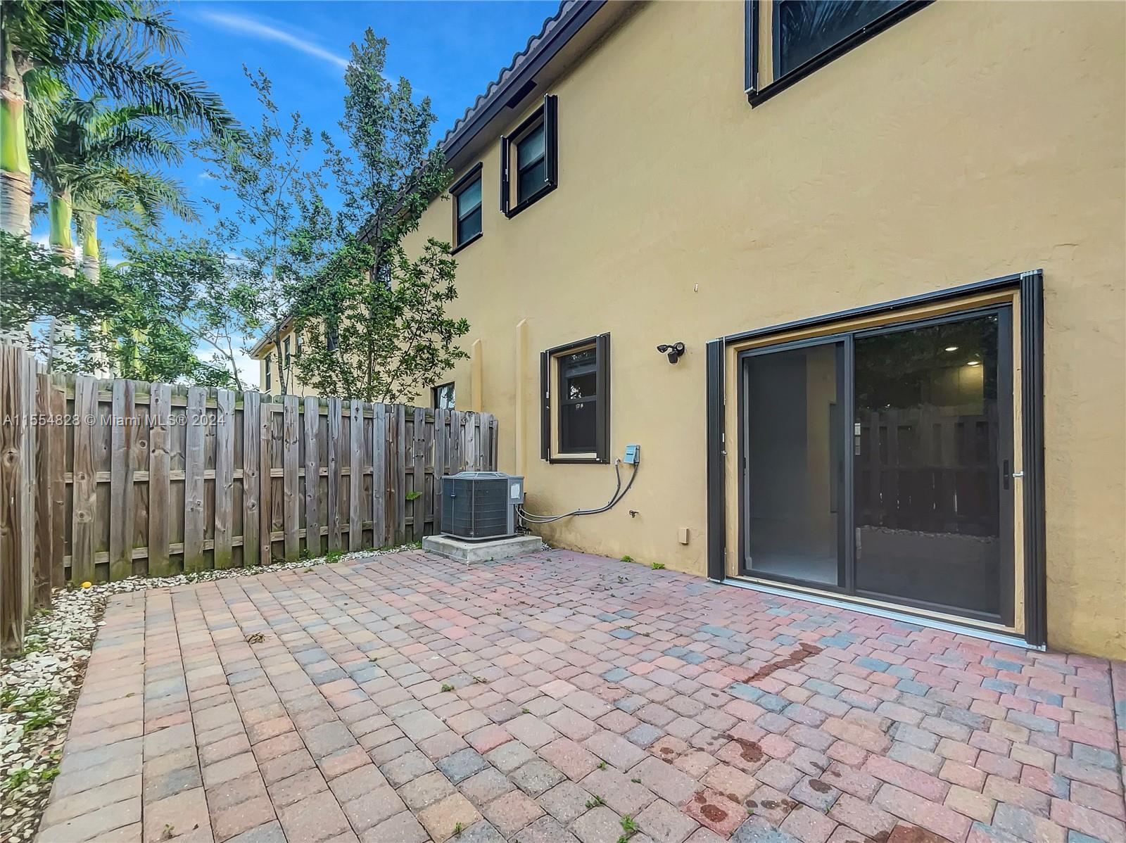 114 SE 33rd Ter, Homestead, Florida 33033, 3 Bedrooms Bedrooms, ,2 BathroomsBathrooms,Residential,For Sale,114 SE 33rd Ter,A11554828